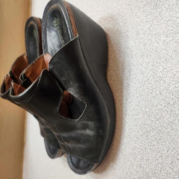4EurSole Black Leather Joyful Wedge Sandals Size 7 - Picture 1 of 8